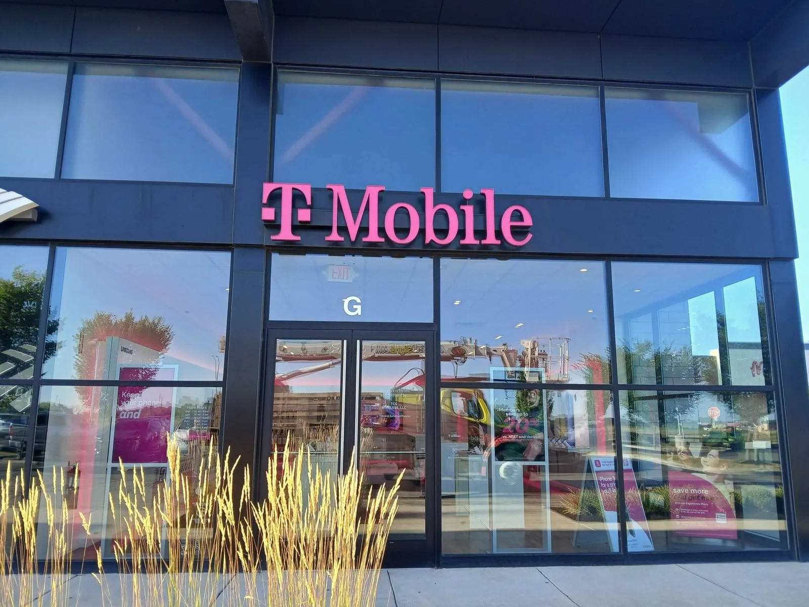 T Mobile Channel Letters Installation 2
