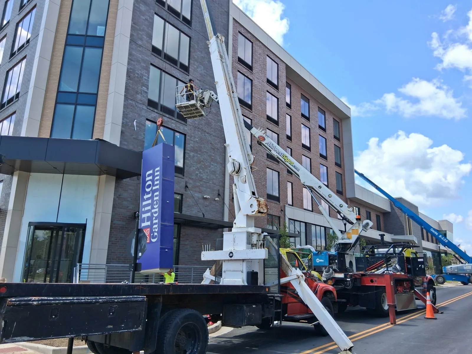 Hilton Garden Inn Kokomo sign install in progress