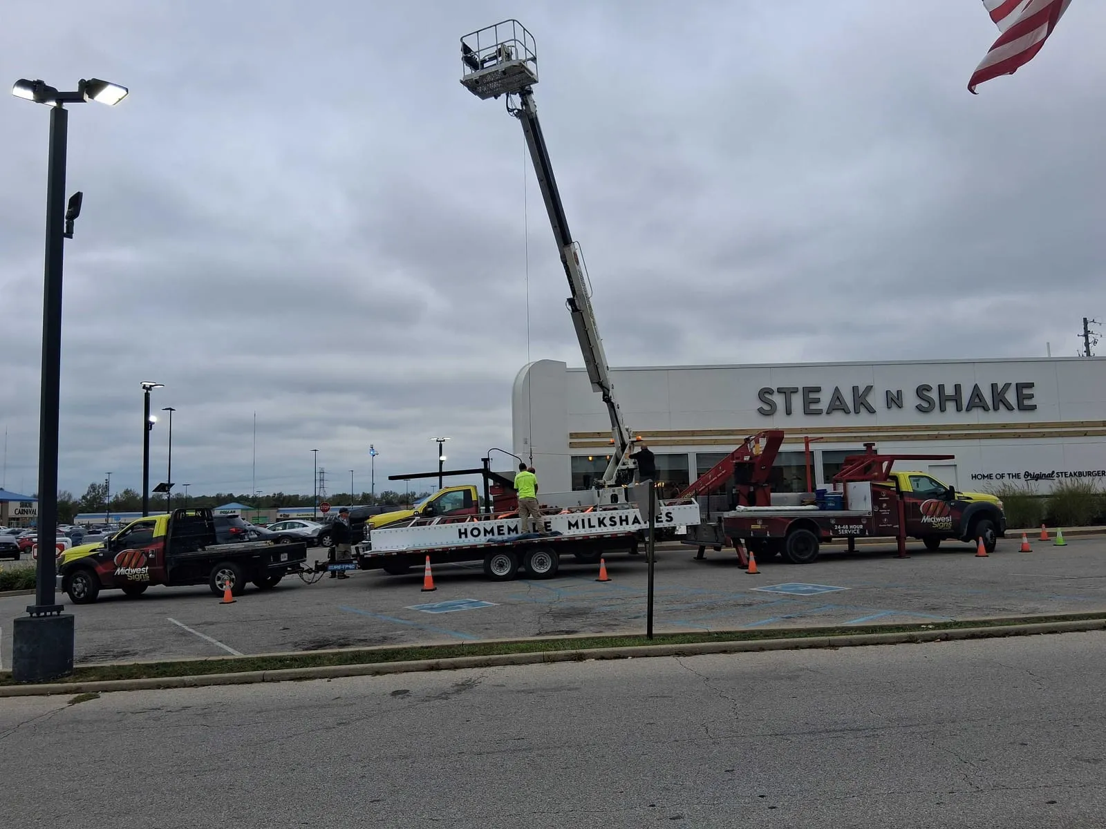 Steak 'n Shake drive-thru canopy installation on E Washington Street in Indianapolis