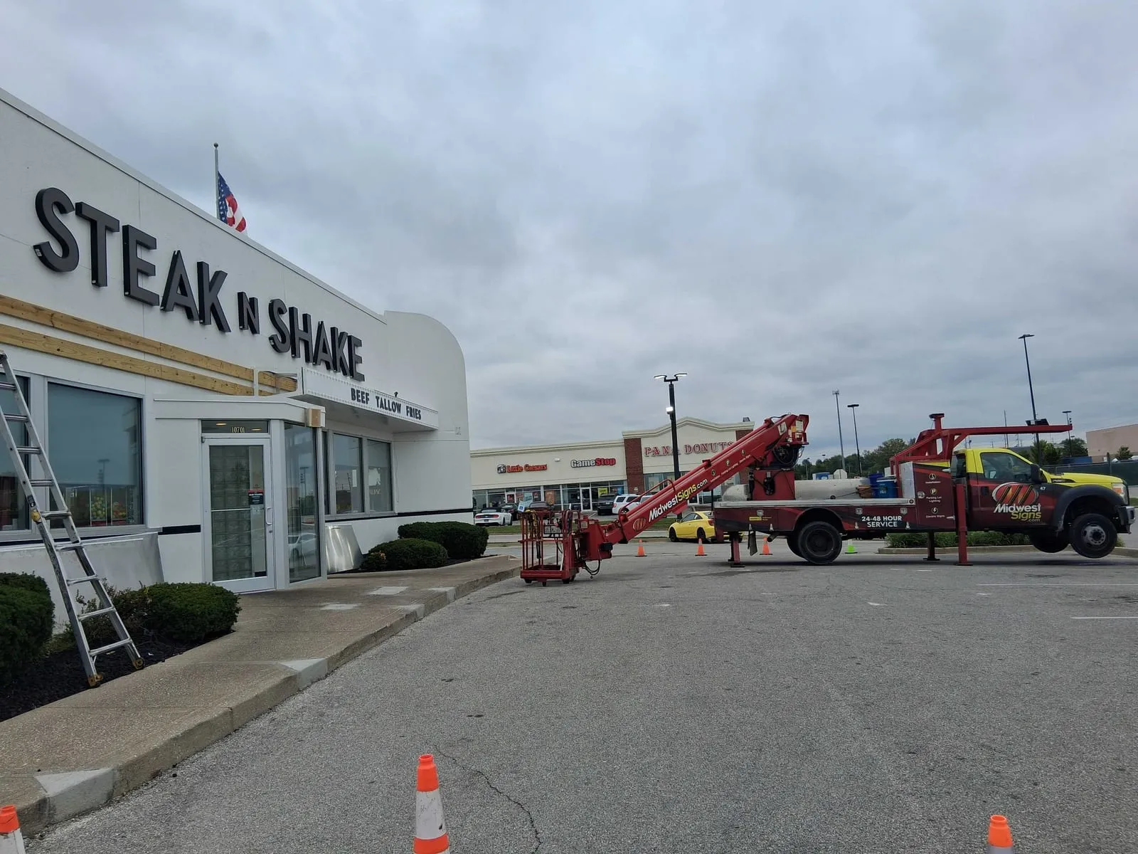 Completed Steak 'n Shake canopy and exterior sign refresh in Indianapolis
